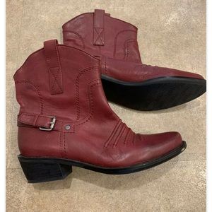 Franco Sarto Waco Red Western Cowboy Buckle Ankle Boots Size 6
